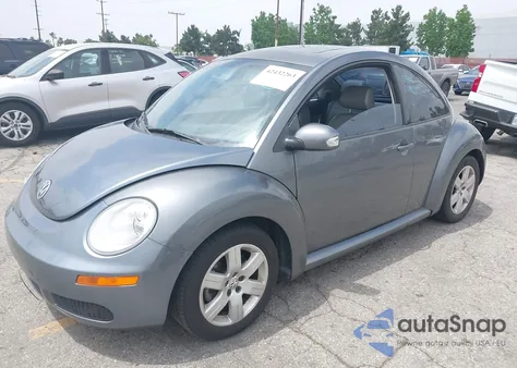 2007 Volkswagen New Beetle 2.5 z USA, uszkodzony, nr VIN 3VWRG31C27M504342